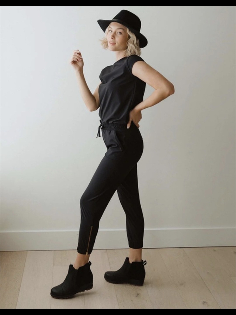 Albion Black Short Sleeve Jumpsuit Jogger Size Large Petite Athleisure